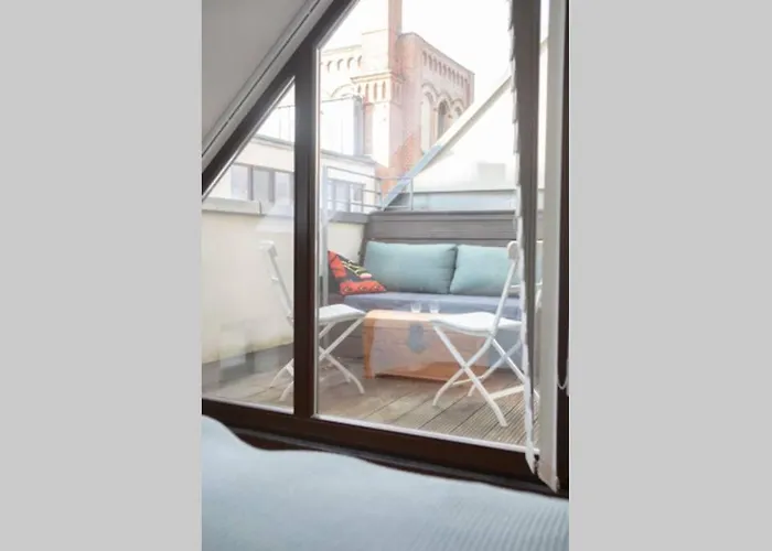 Charmante, Ruhige Ferienwohnung Mit Balkon